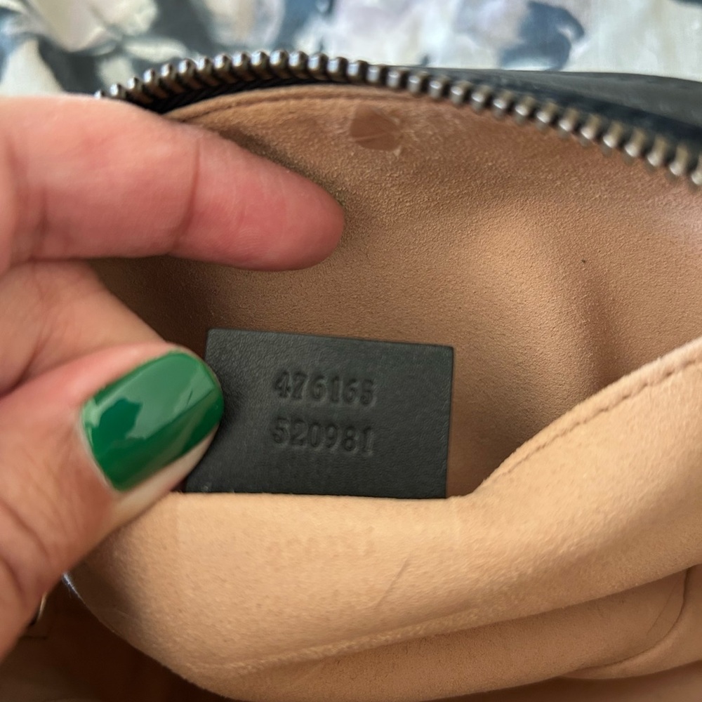 Gucci 476165 Black Leather Cosmetic Case Heart Gold Marmont - Dust Bag included - Picture 3 of 9